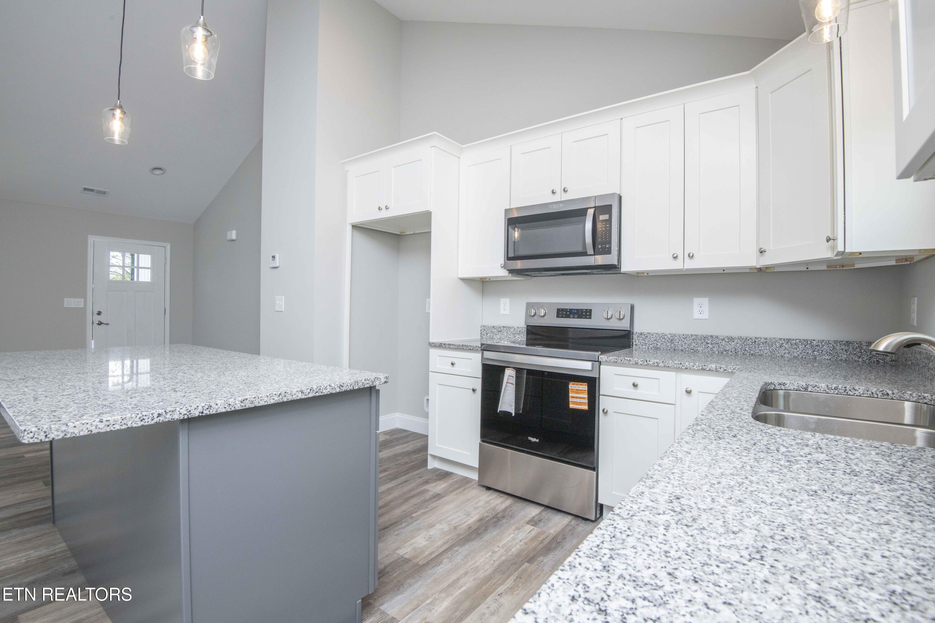 914 McAdoo Street Clinton, TN 37716 - Photo 14 of 42 14_1