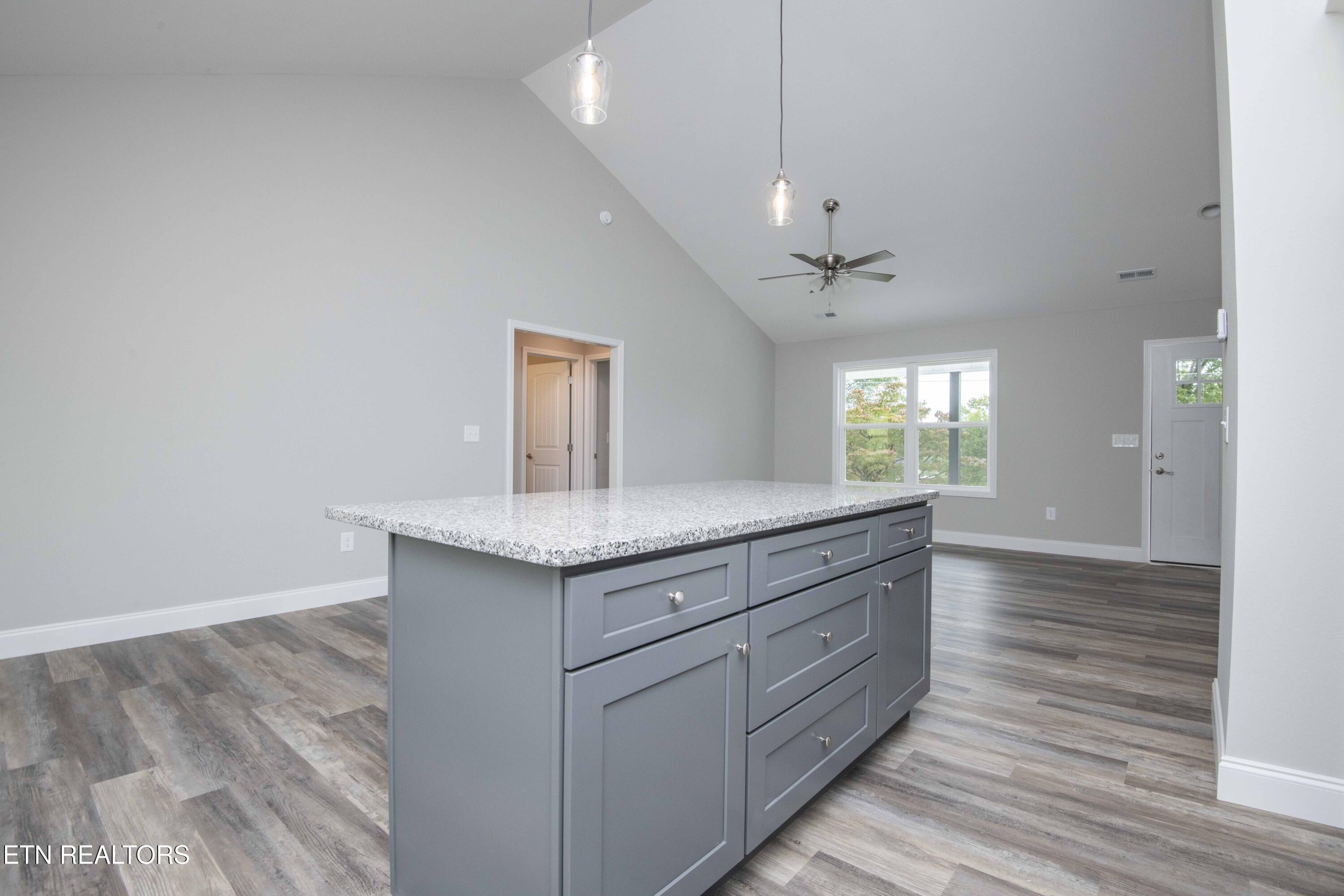 914 McAdoo Street Clinton, TN 37716 - Photo 15 of 42 15_1