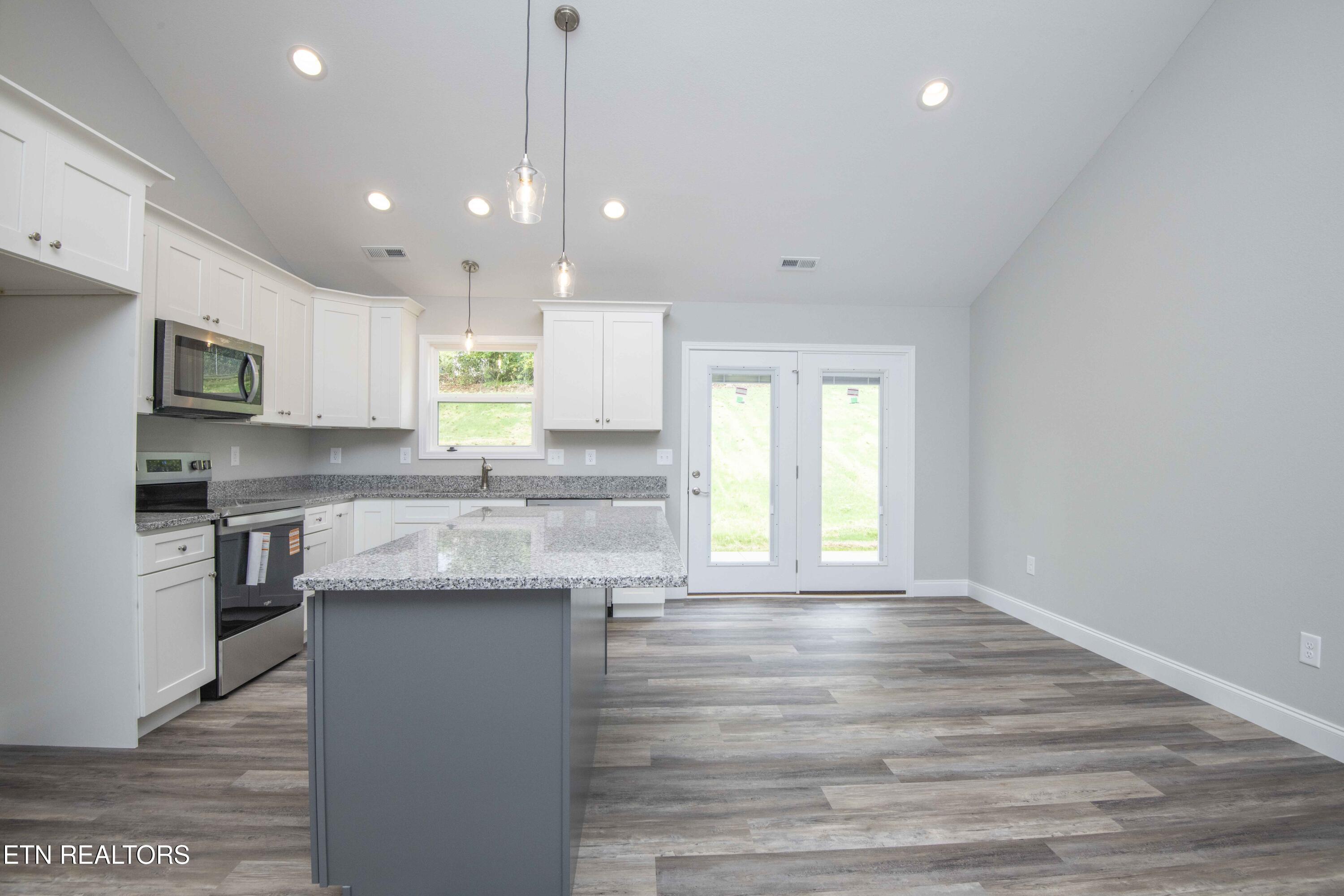 914 McAdoo Street Clinton, TN 37716 - Photo 18 of 42 18_1