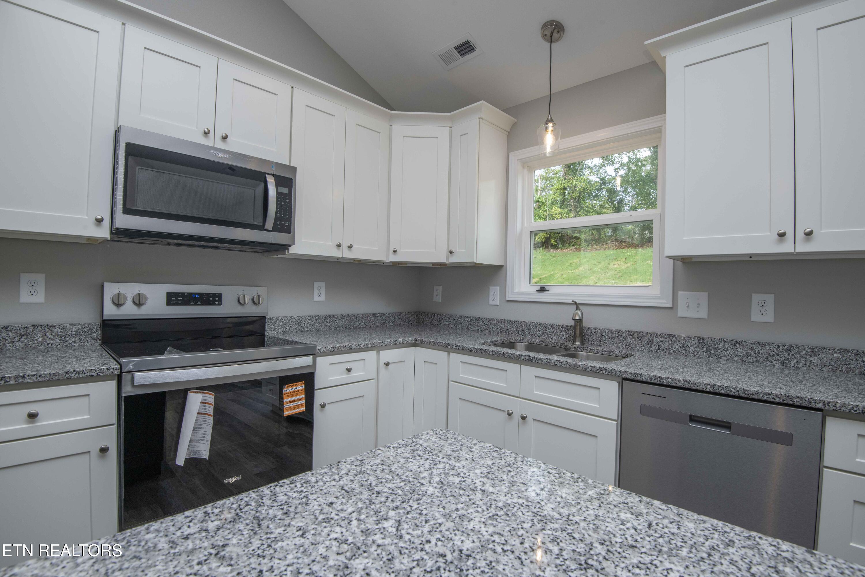 914 McAdoo Street Clinton, TN 37716 - Photo 19 of 42 19_1