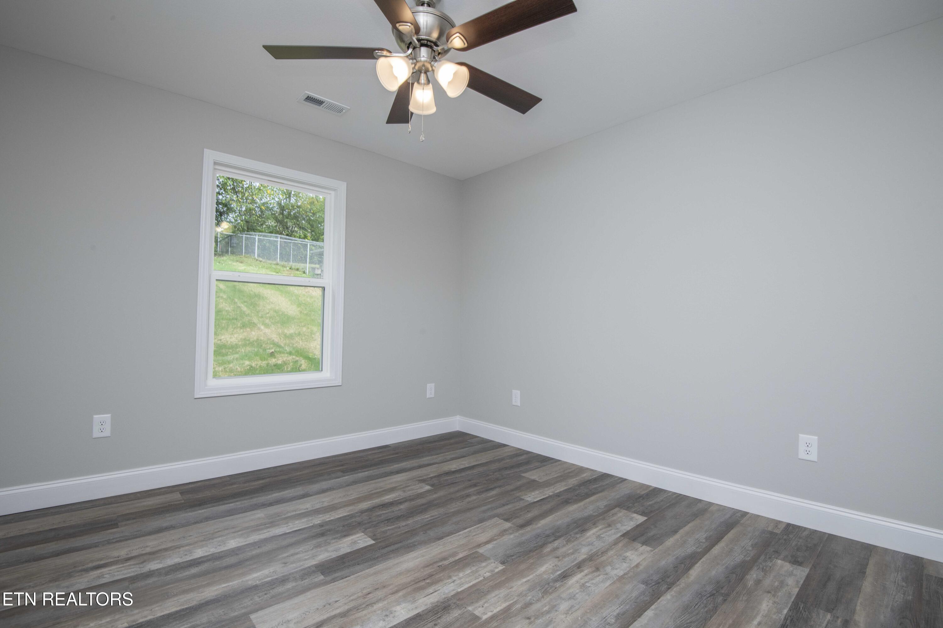 914 McAdoo Street Clinton, TN 37716 - Photo 27 of 42 27_1