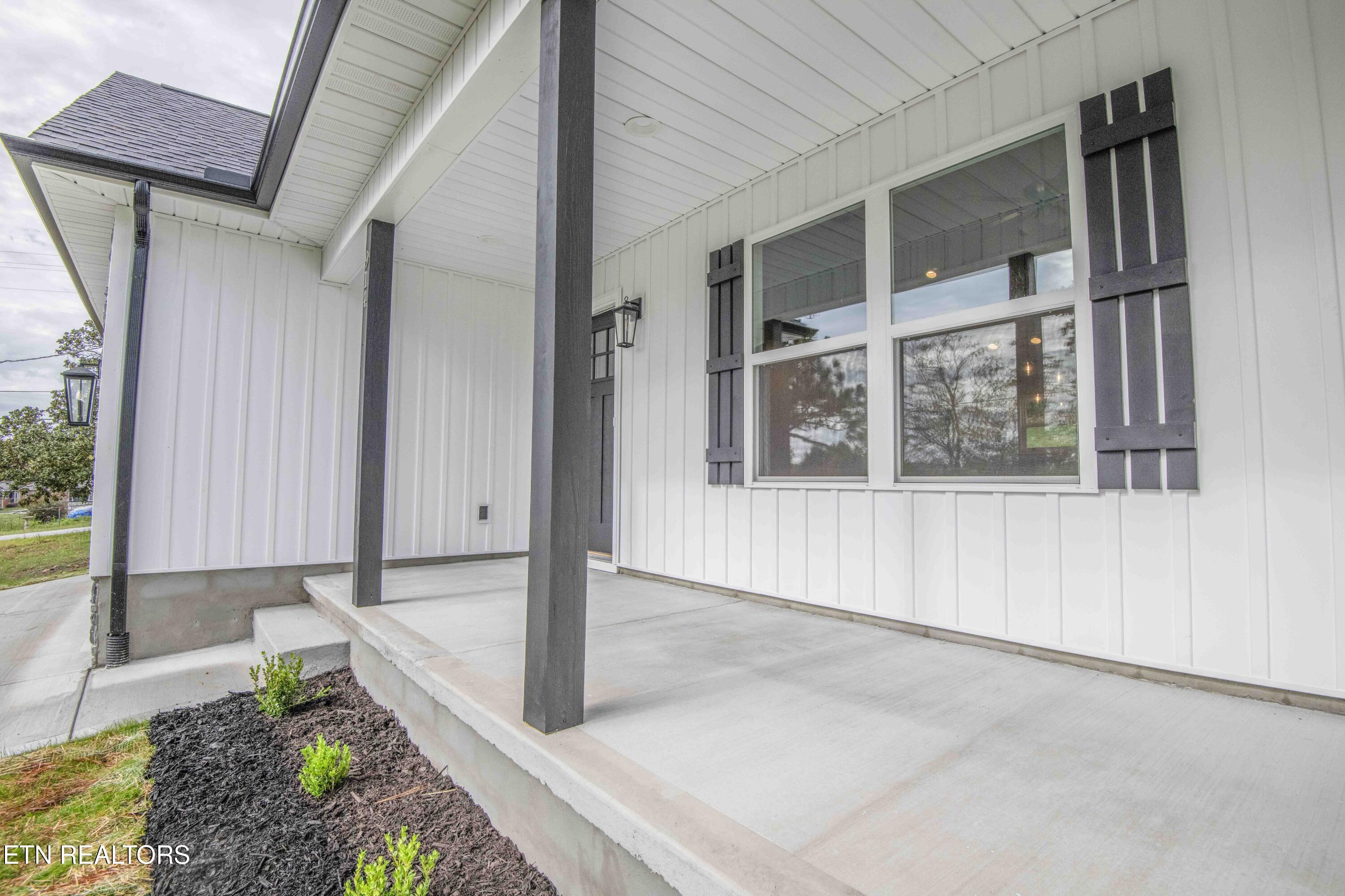 914 McAdoo Street Clinton, TN 37716 - Photo 4 of 42 4_1