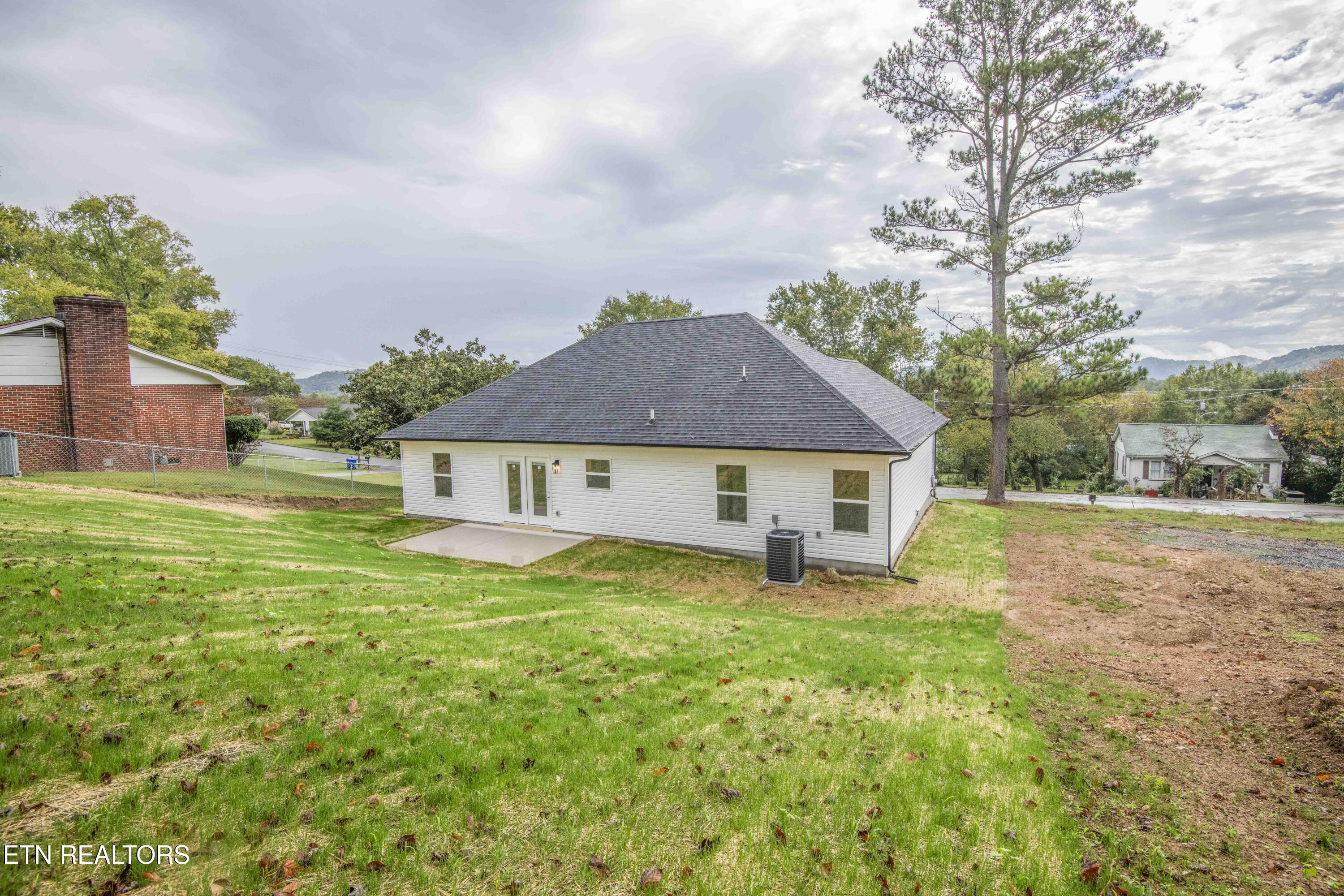 914 McAdoo Street Clinton, TN 37716 - Photo 41 of 42 42_1