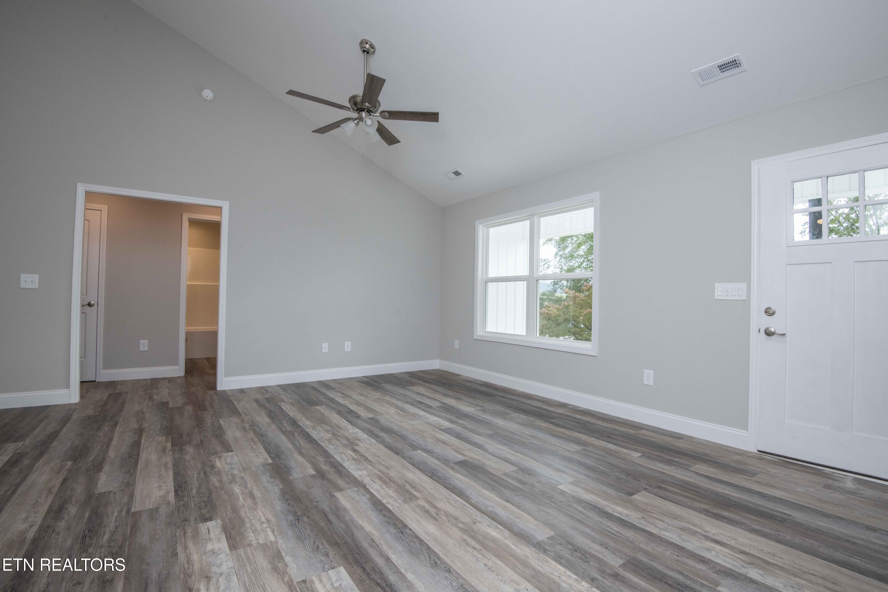 914 McAdoo Street Clinton, TN 37716 - Photo 7 of 42 7_1