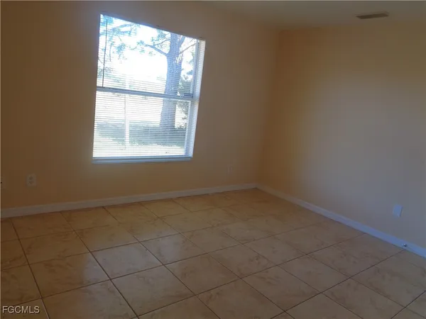 $378,900 | 461-463 Loretta Avenue South, Lehigh Acres, FL 33974
