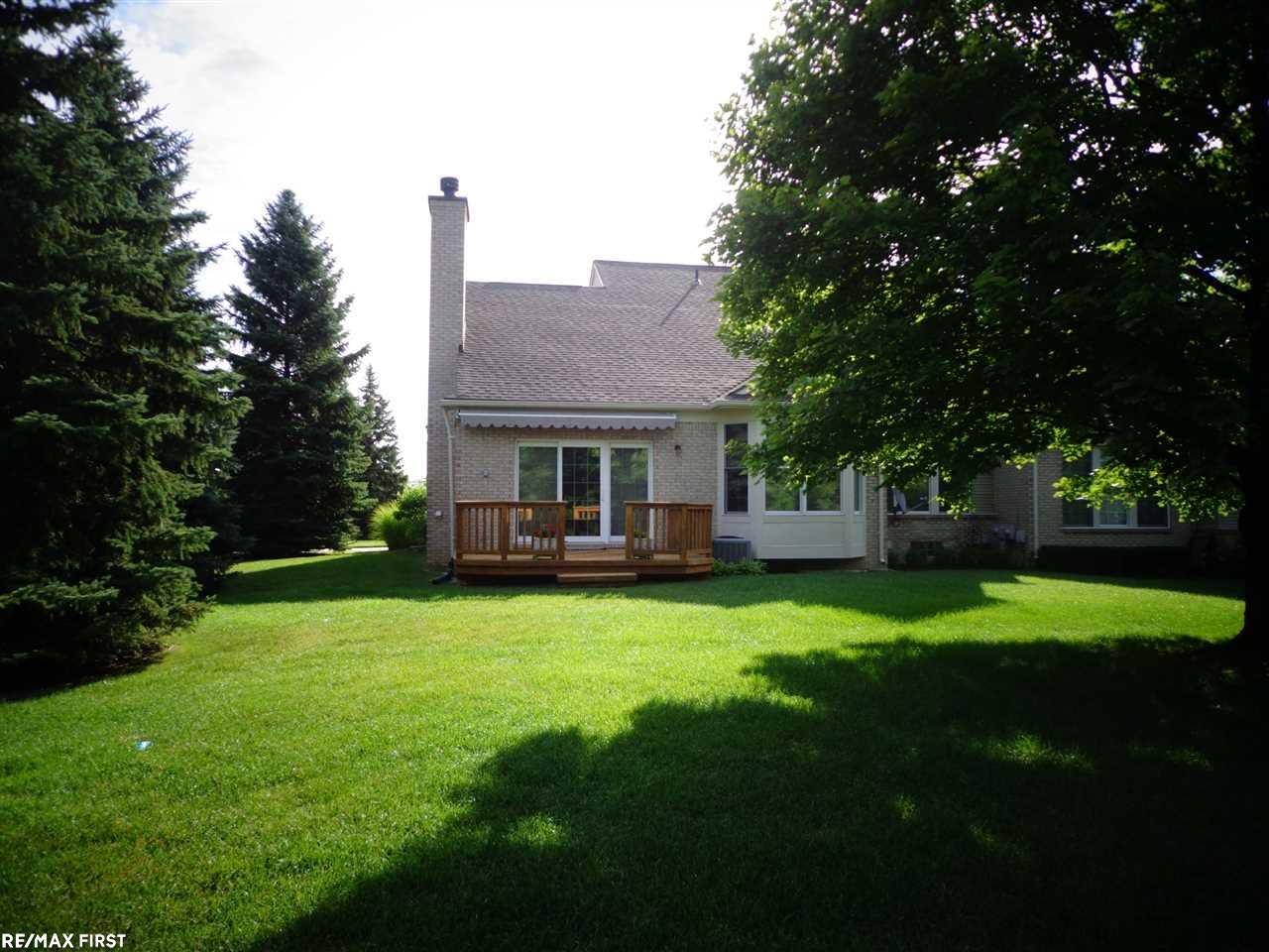 869 Garnet Court, Unit 54 27 Rochester, MI 48306 - Photo 3 of 6 Gallery Image 3