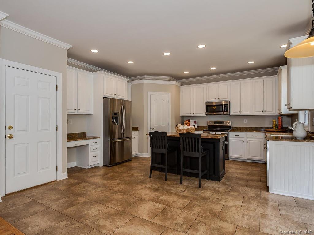 3223 Rhett Butler Place Charlotte, NC 28270 - Photo 9 of 30