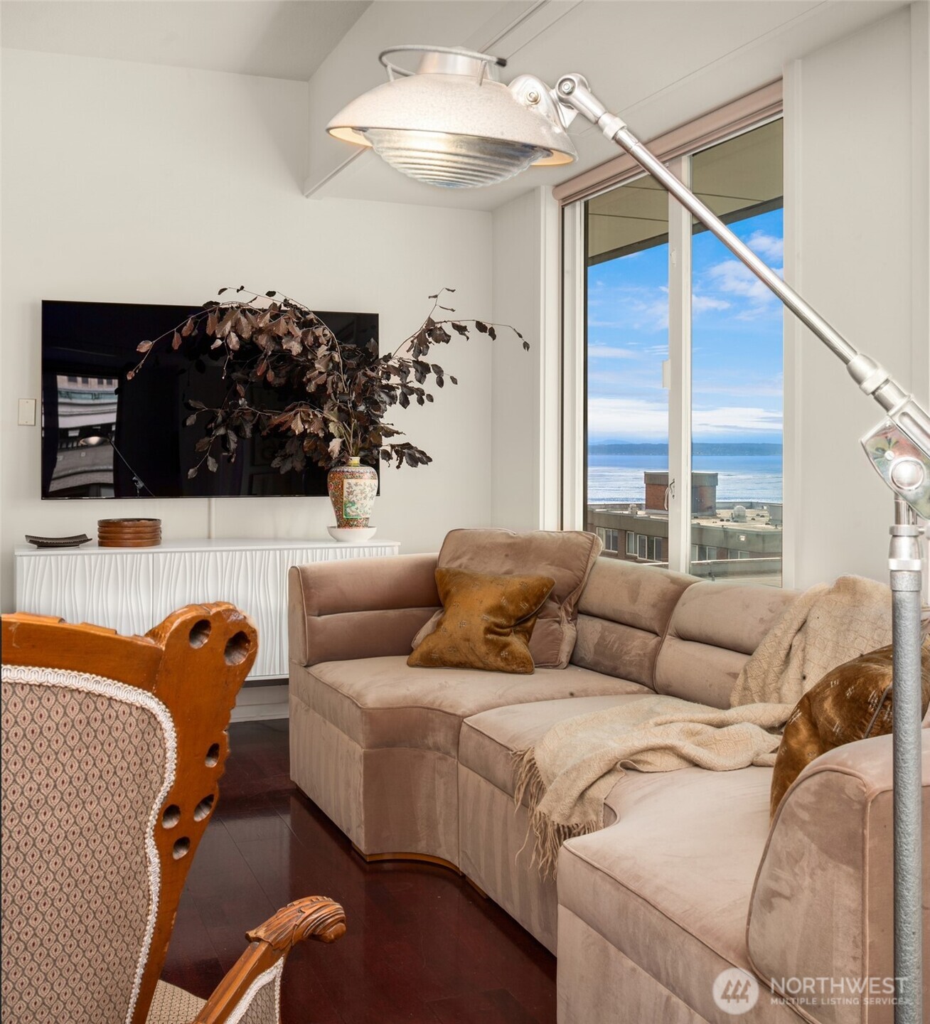 98 Union Street, Unit 810 Seattle, WA 98101 - Photo 19 of 38