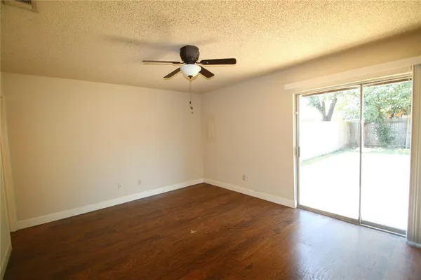 $1,650 | 7204 Northeast Loop 820, North Richland Hills, TX 76180