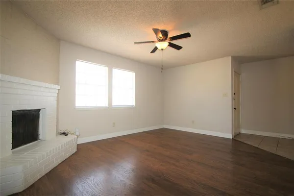 $1,650 | 7204 Northeast Loop 820, North Richland Hills, TX 76180