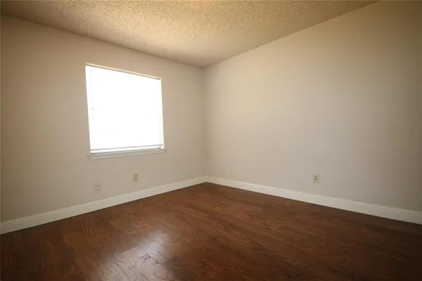 $1,650 | 7204 Northeast Loop 820, North Richland Hills, TX 76180