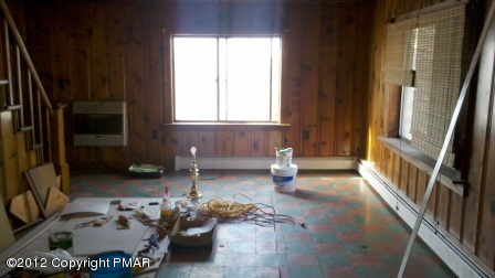 401-405 Long Run Road Lehighton, PA 18235 - Photo 5 of 7 LivingRoom