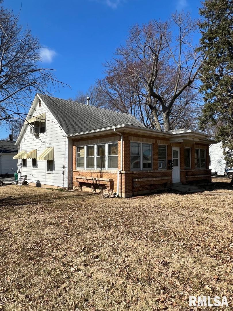 3157 South 6th Street Springfield, IL 62703 - Photo 1 of 24