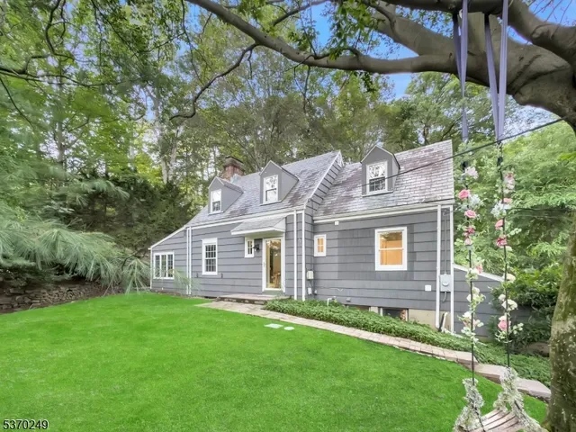 $999,000 | 359 Dogwood Way, Mountainside, NJ 07092