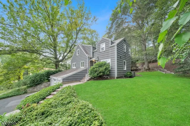 $999,000 | 359 Dogwood Way, Mountainside, NJ 07092