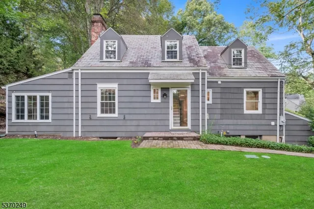 $999,000 | 359 Dogwood Way, Mountainside, NJ 07092