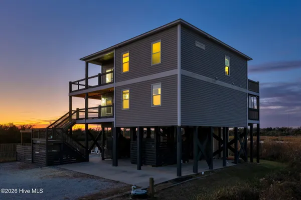 $1,449,000 | 3627 Island Drive, North Topsail Beach, NC 28460