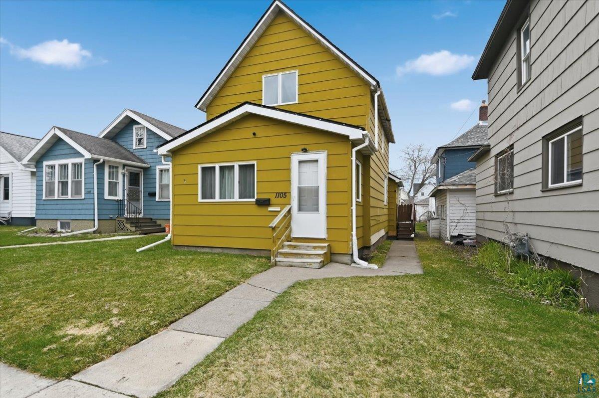 1105 Weeks Avenue Superior, WI 54880 - Photo 2 of 27