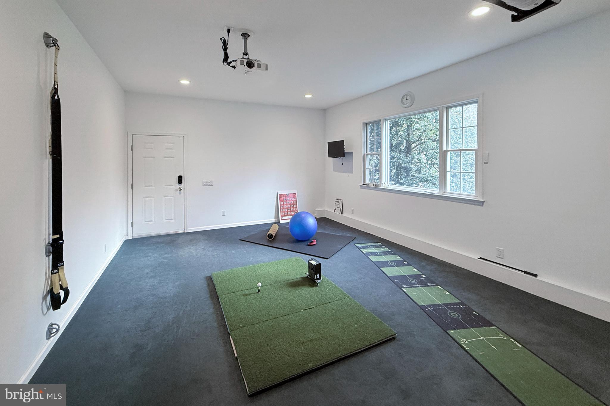 23 Meadow Lane Pennington, NJ 08534 - Photo 35 of 60 a living room with furniture and a window