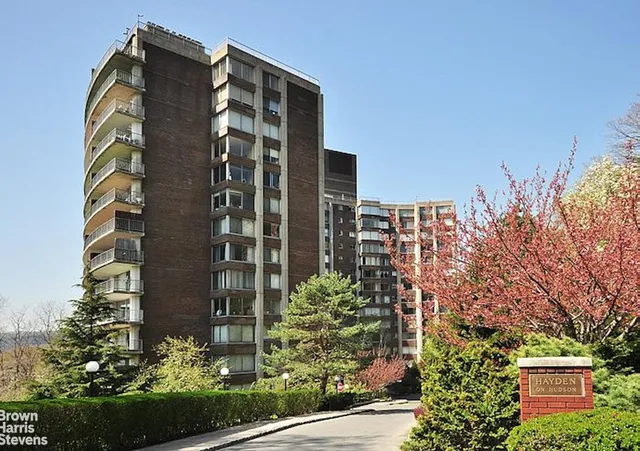 a front view of a building