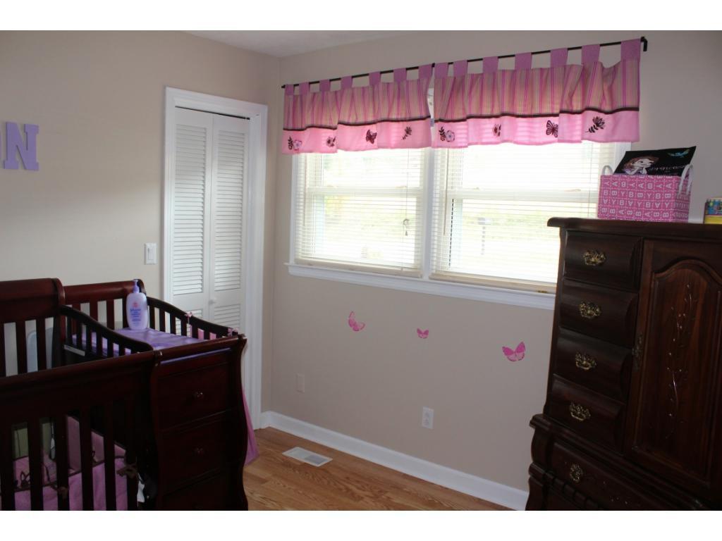 121 Rippling Run Road Kingsport, TN 37663 - Photo 13 of 28 Bedroom