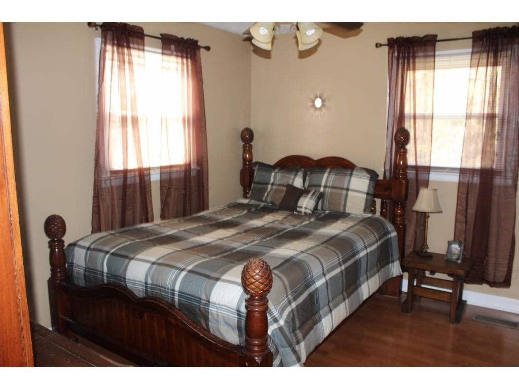 121 Rippling Run Road Kingsport, TN 37663 - Photo 15 of 28 Master Bedroom