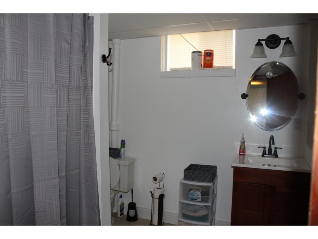 121 Rippling Run Road Kingsport, TN 37663 - Photo 18 of 28 Bath Room