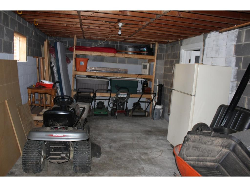 121 Rippling Run Road Kingsport, TN 37663 - Photo 23 of 28 Downstairs Garage