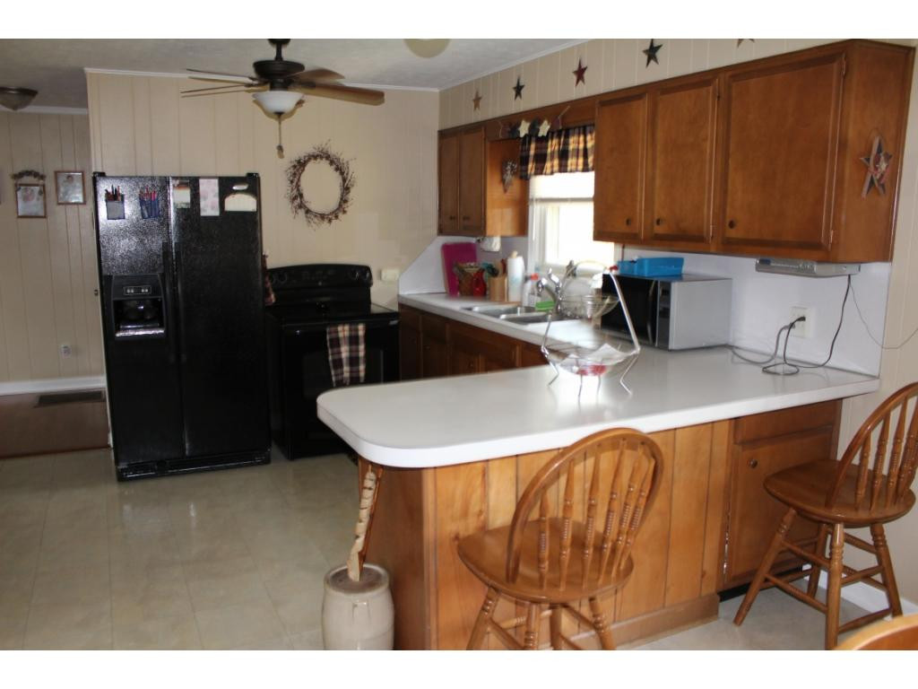 121 Rippling Run Road Kingsport, TN 37663 - Photo 7 of 28 Snack Bar