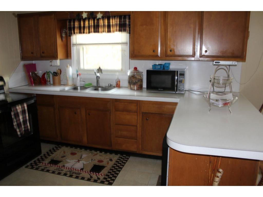 121 Rippling Run Road Kingsport, TN 37663 - Photo 8 of 28 Photo 8