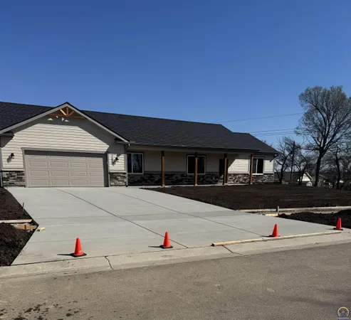 $425,000 | 7600 Southwest 24th Terrace, Topeka, KS 66614
