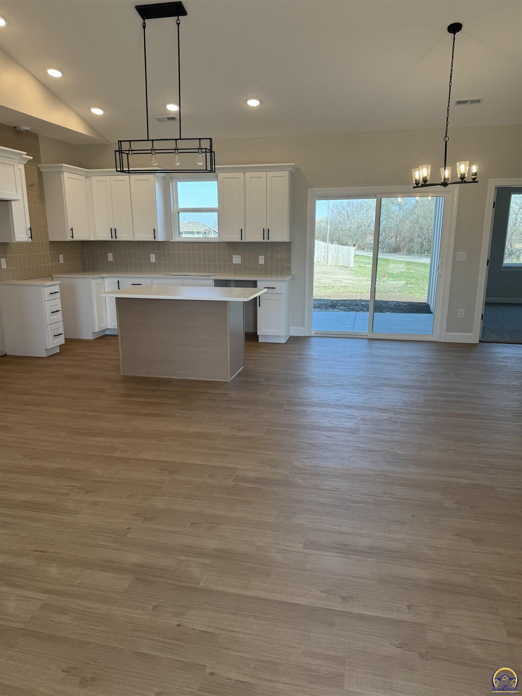 7600 Southwest 24th Terrace Topeka, KS 66614 - Photo 12 of 26