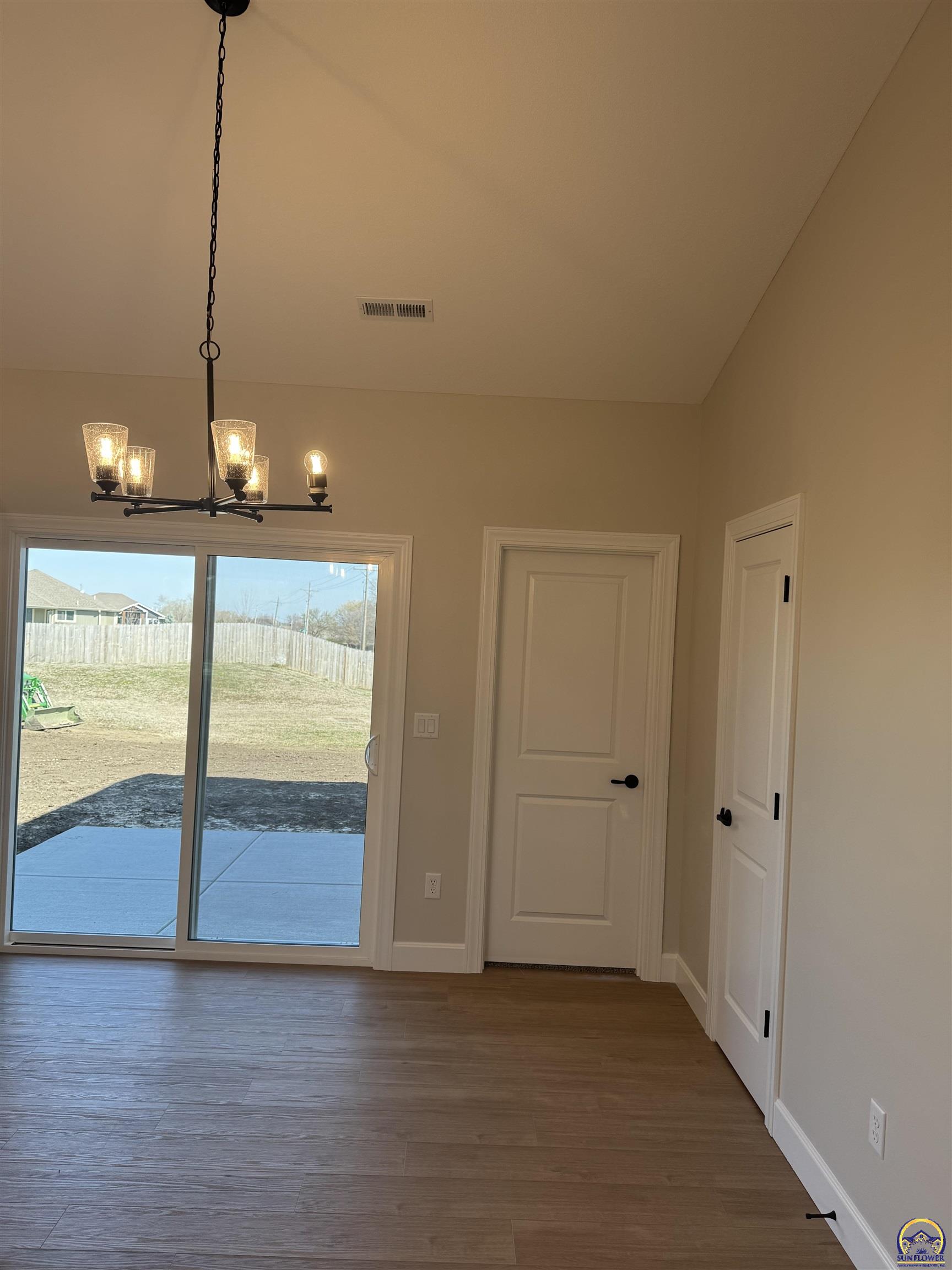 7600 Southwest 24th Terrace Topeka, KS 66614 - Photo 13 of 26