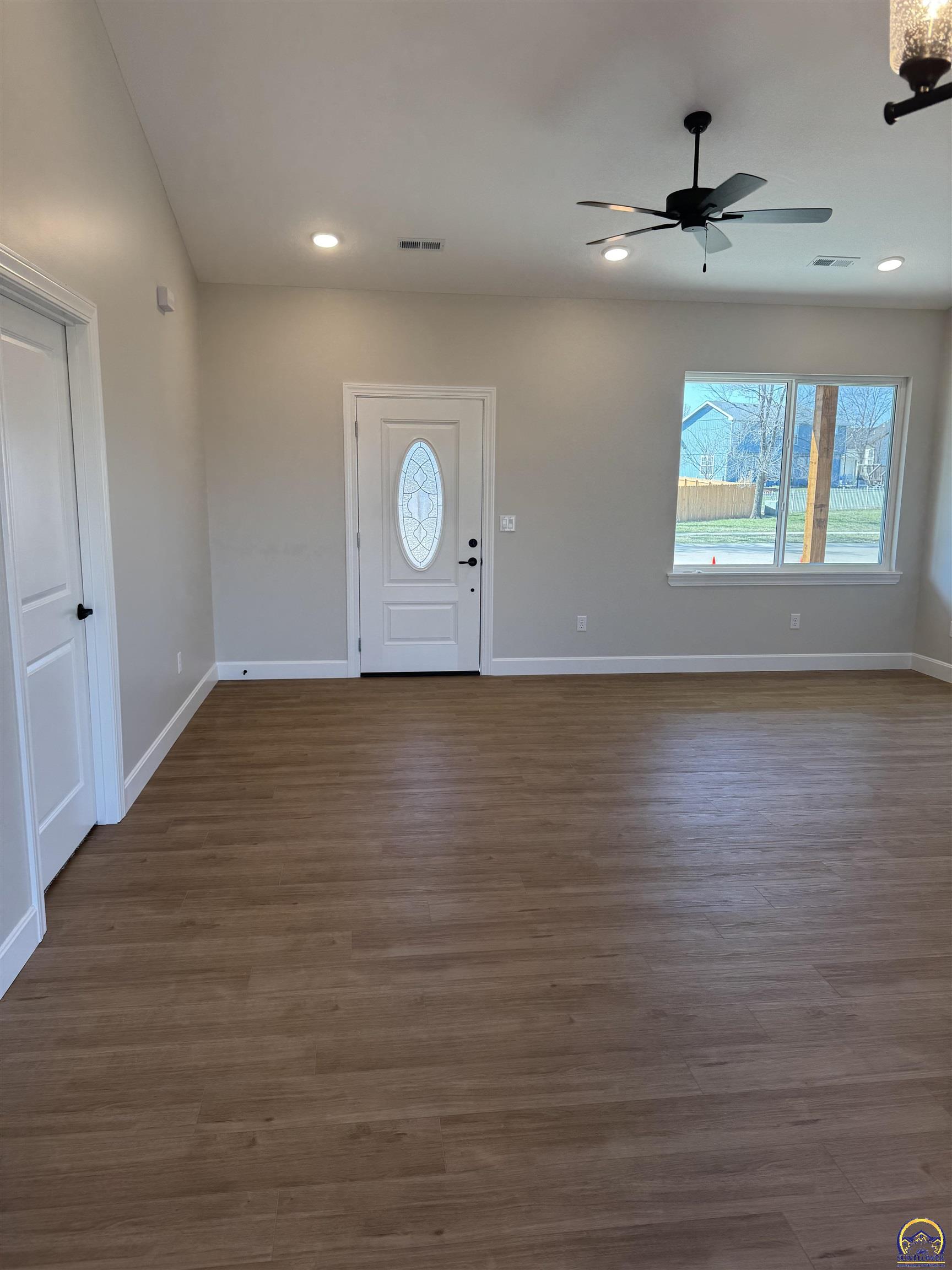 7600 Southwest 24th Terrace Topeka, KS 66614 - Photo 5 of 26