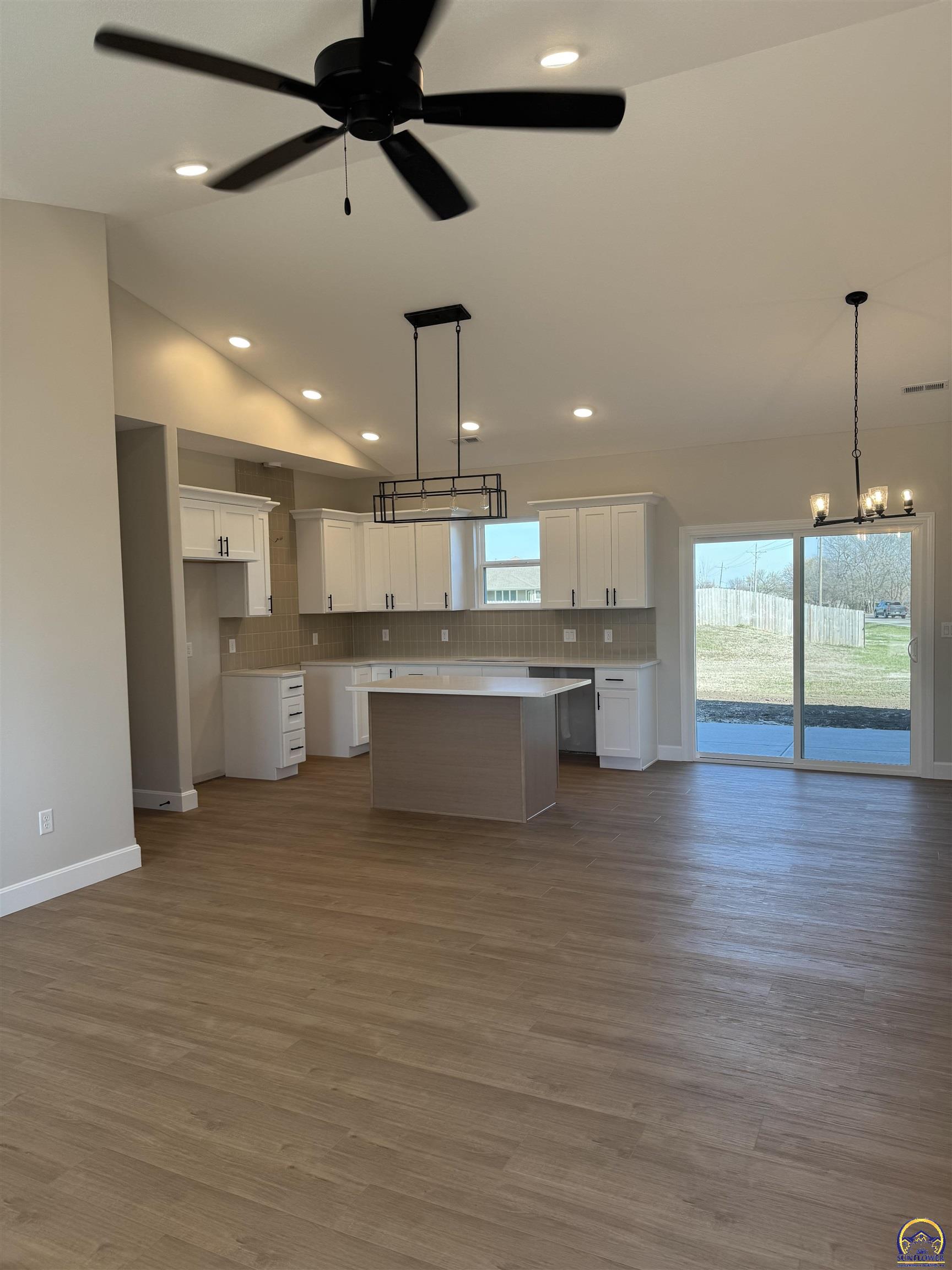 7600 Southwest 24th Terrace Topeka, KS 66614 - Photo 8 of 26