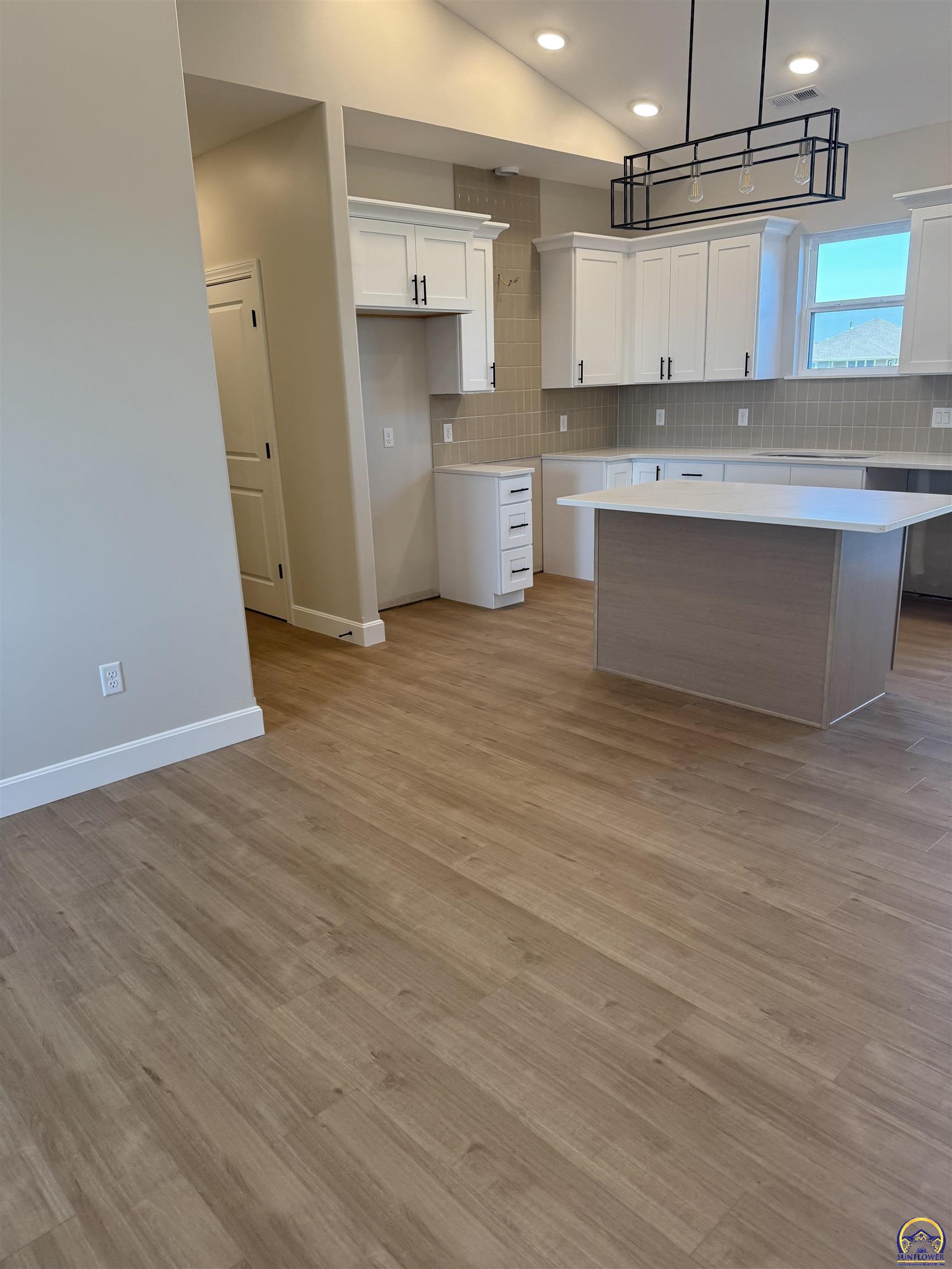 7600 Southwest 24th Terrace Topeka, KS 66614 - Photo 10 of 26