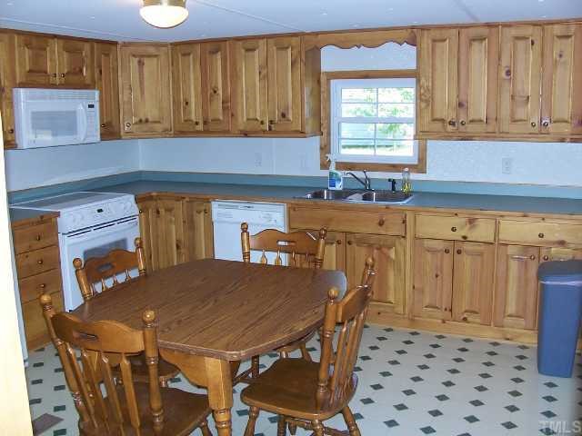 571 Lee Road Clayton, NC 27520 - Photo 3 of 8 Gallery Image 3