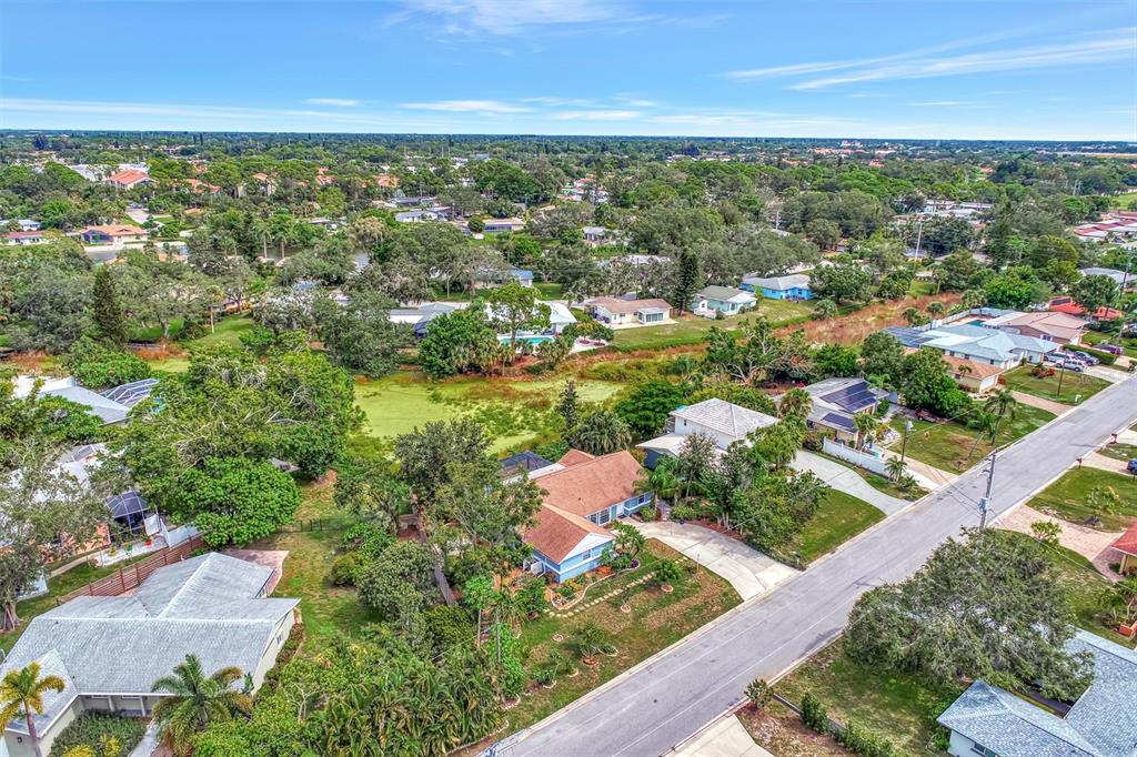 3343 Savage Road Sarasota, FL 34231 - Photo 10 of 57 Gallery Image 10