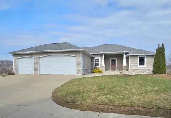 $570,000 | 6768 Northfield Street Southwest, Byron Center, MI 49315