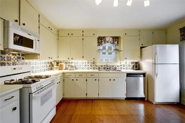 $1,800 | 101 Short Street, Unit A, Smithville, TX 78957