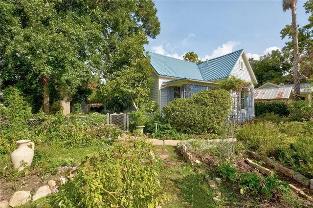 $1,800 | 101 Short Street, Unit A, Smithville, TX 78957