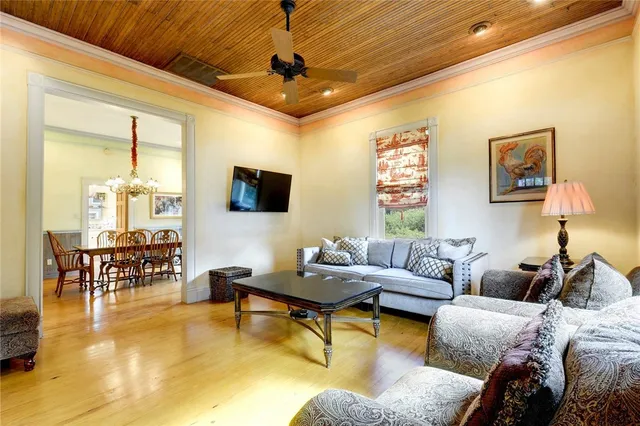 $1,800 | 101 Short Street, Unit A, Smithville, TX 78957