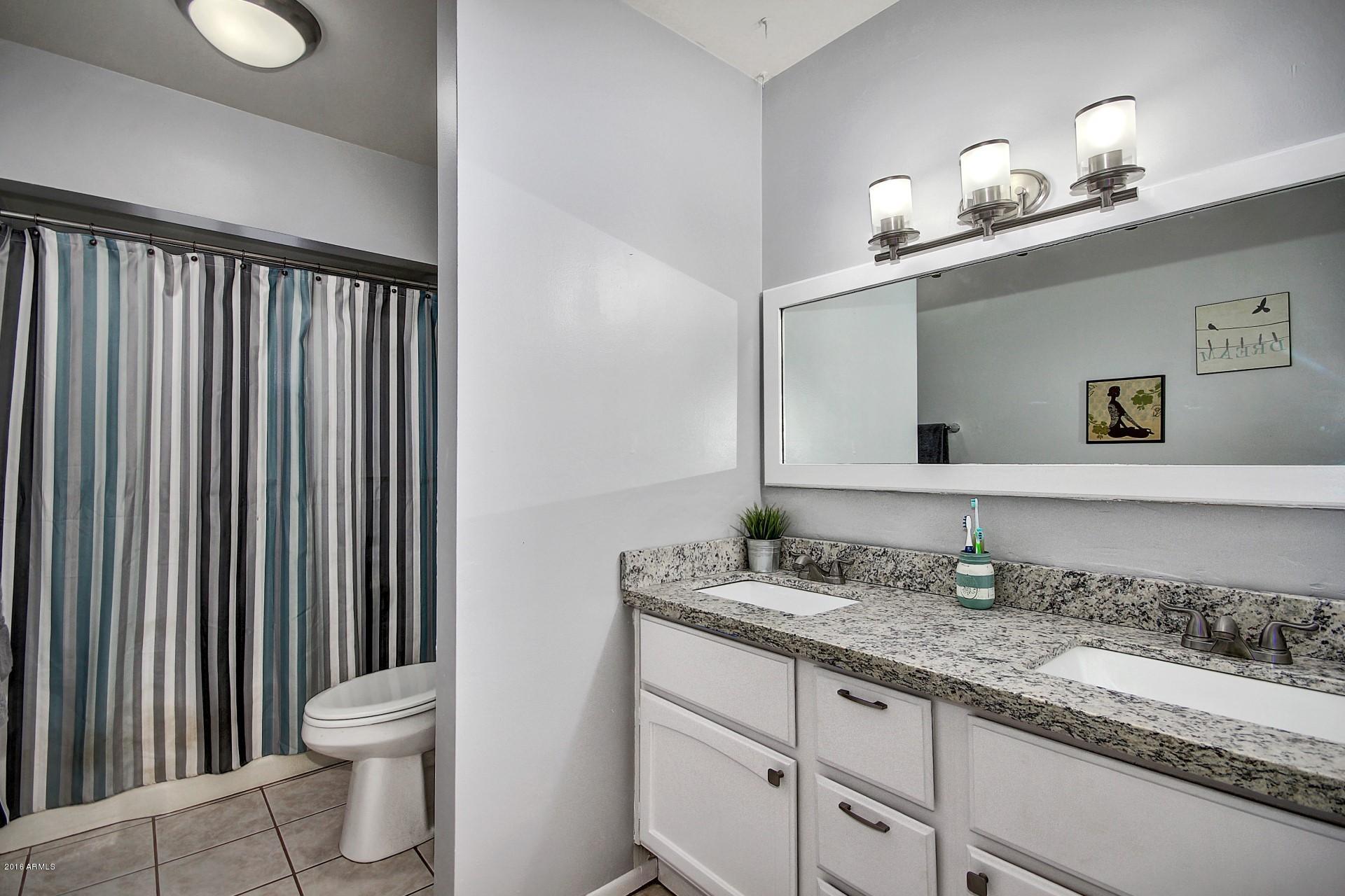 1538 West Lawrence Road Phoenix, AZ 85015 - Photo 16 of 26 0014-Lawerence (13)