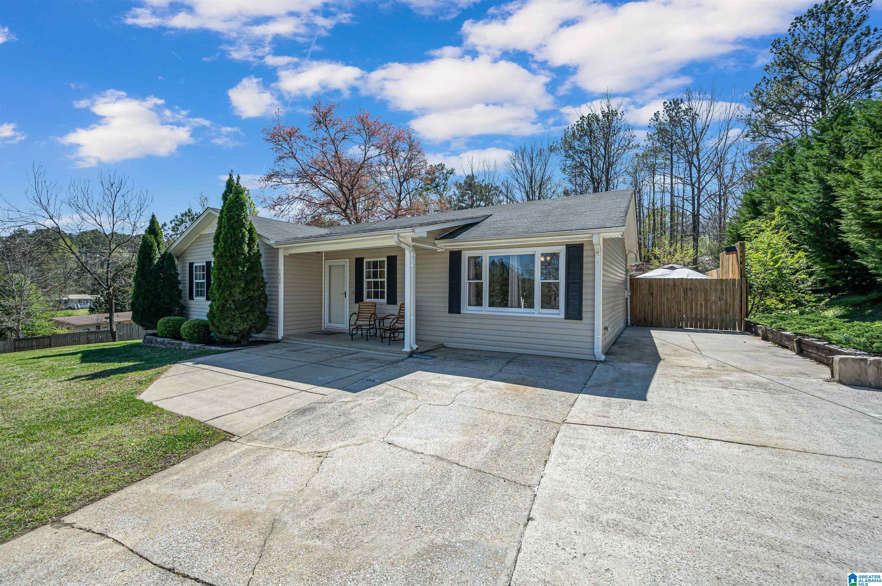 1424 Annie Lee Road Trussville, AL 35173 - Photo 2 of 42