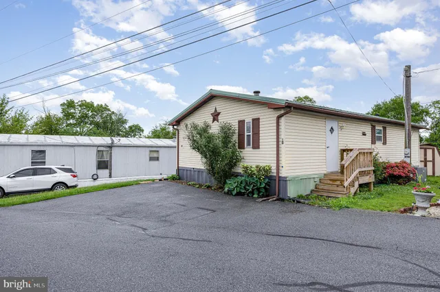 $80,700 | 18 Crystal Drive, Manheim, PA 17545
