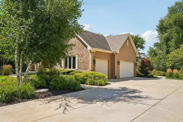 $900,000 | 5408 Oldfield Drive, Caledonia, WI 53108