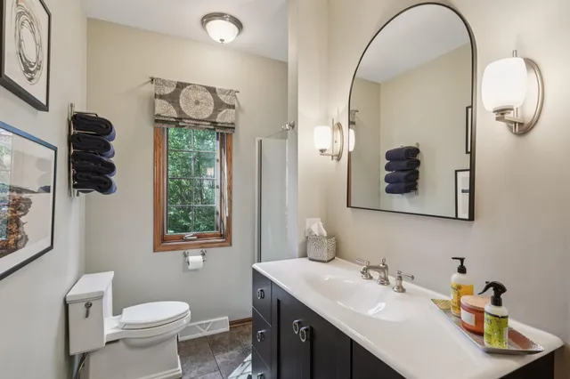 $900,000 | 5408 Oldfield Drive, Caledonia, WI 53108