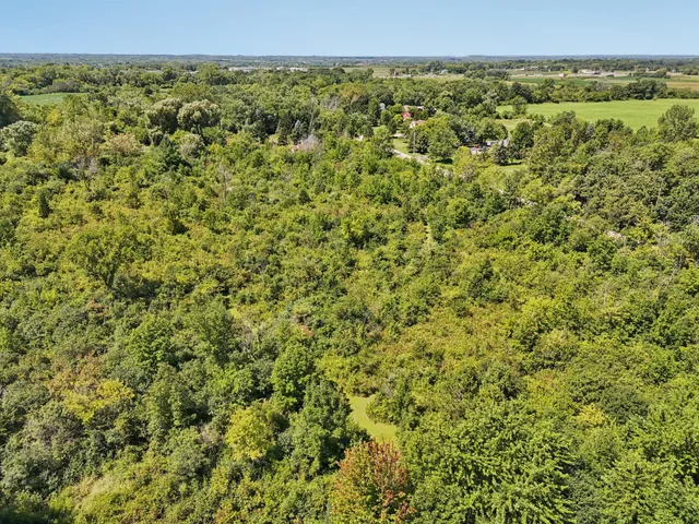 $900,000 | 5408 Oldfield Drive, Caledonia, WI 53108