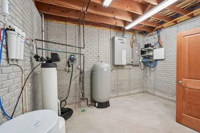 $900,000 | 5408 Oldfield Drive, Caledonia, WI 53108