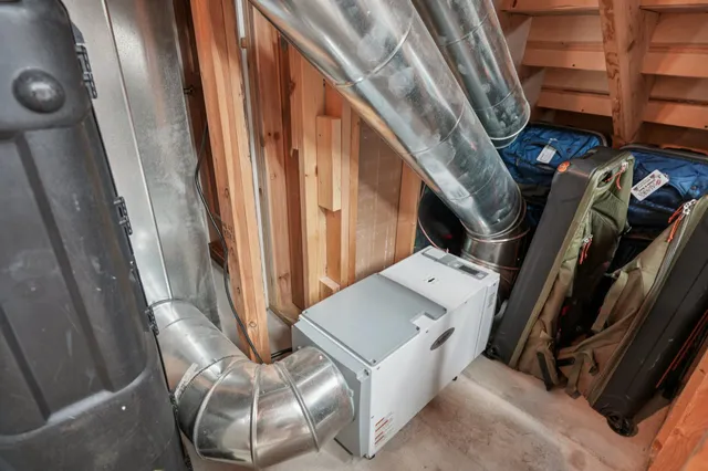 $900,000 | 5408 Oldfield Drive, Caledonia, WI 53108